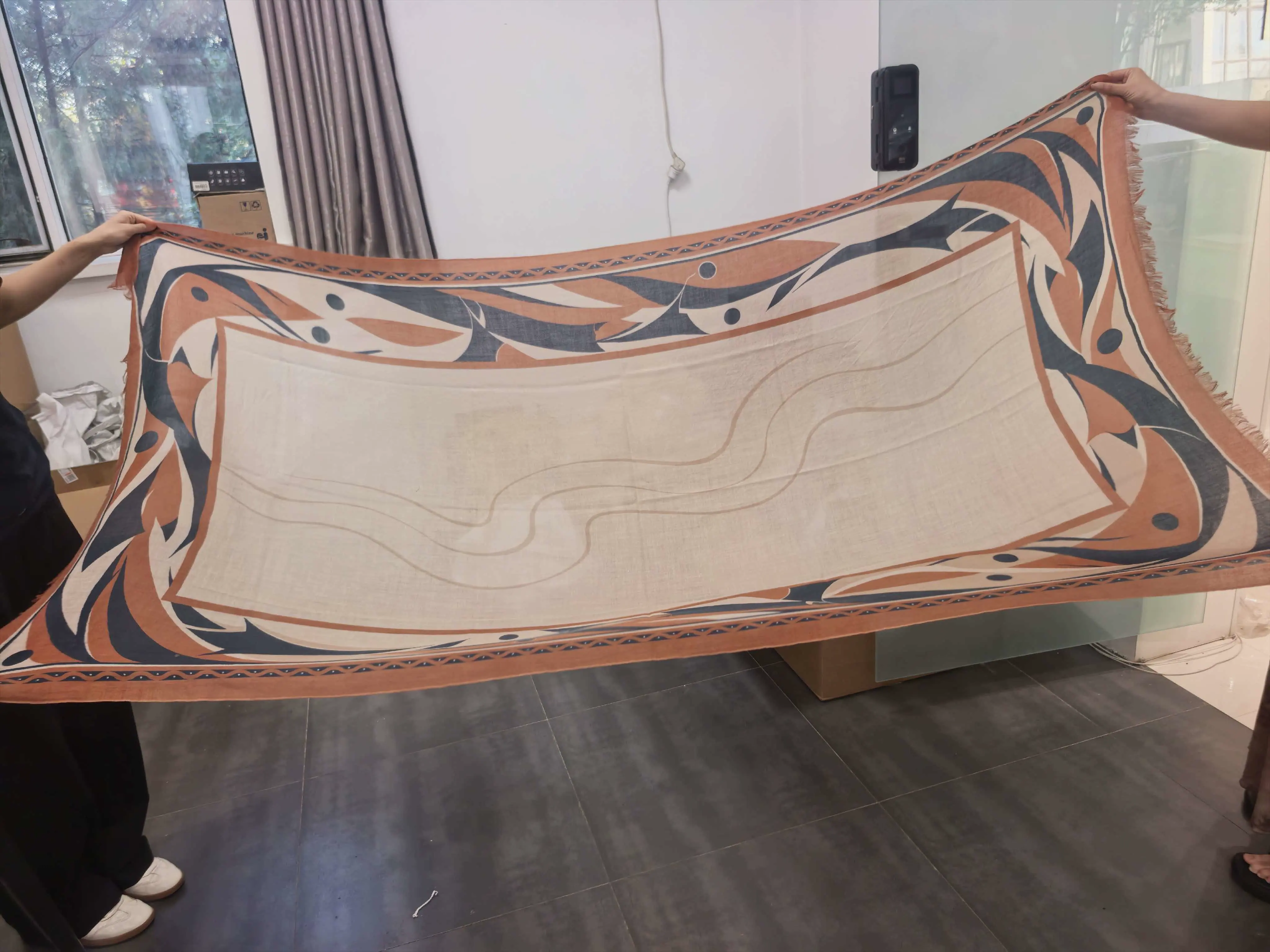 仰韶变体鱼纹边饰织物实物